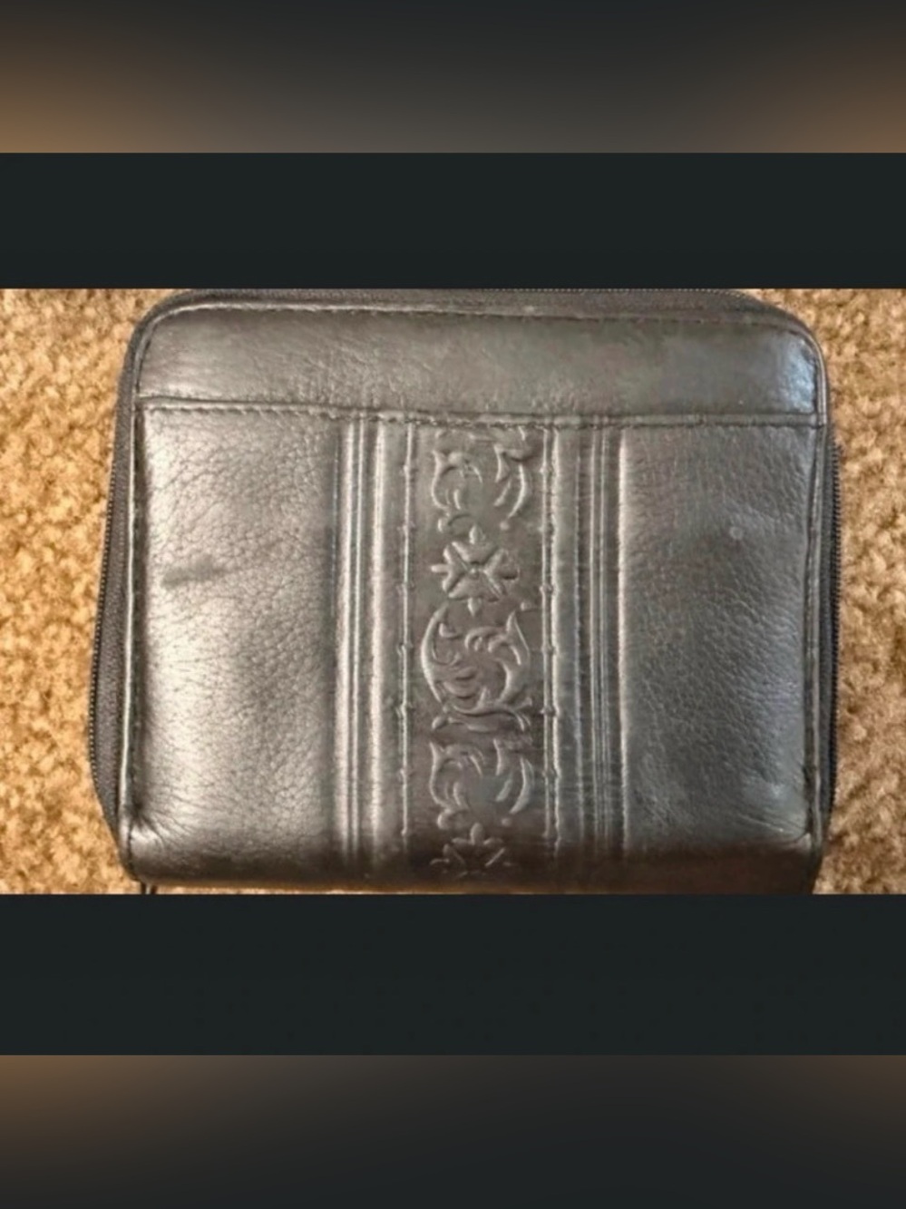 Vintage Amity Black
Cowhide Leather Zippered
Wallet